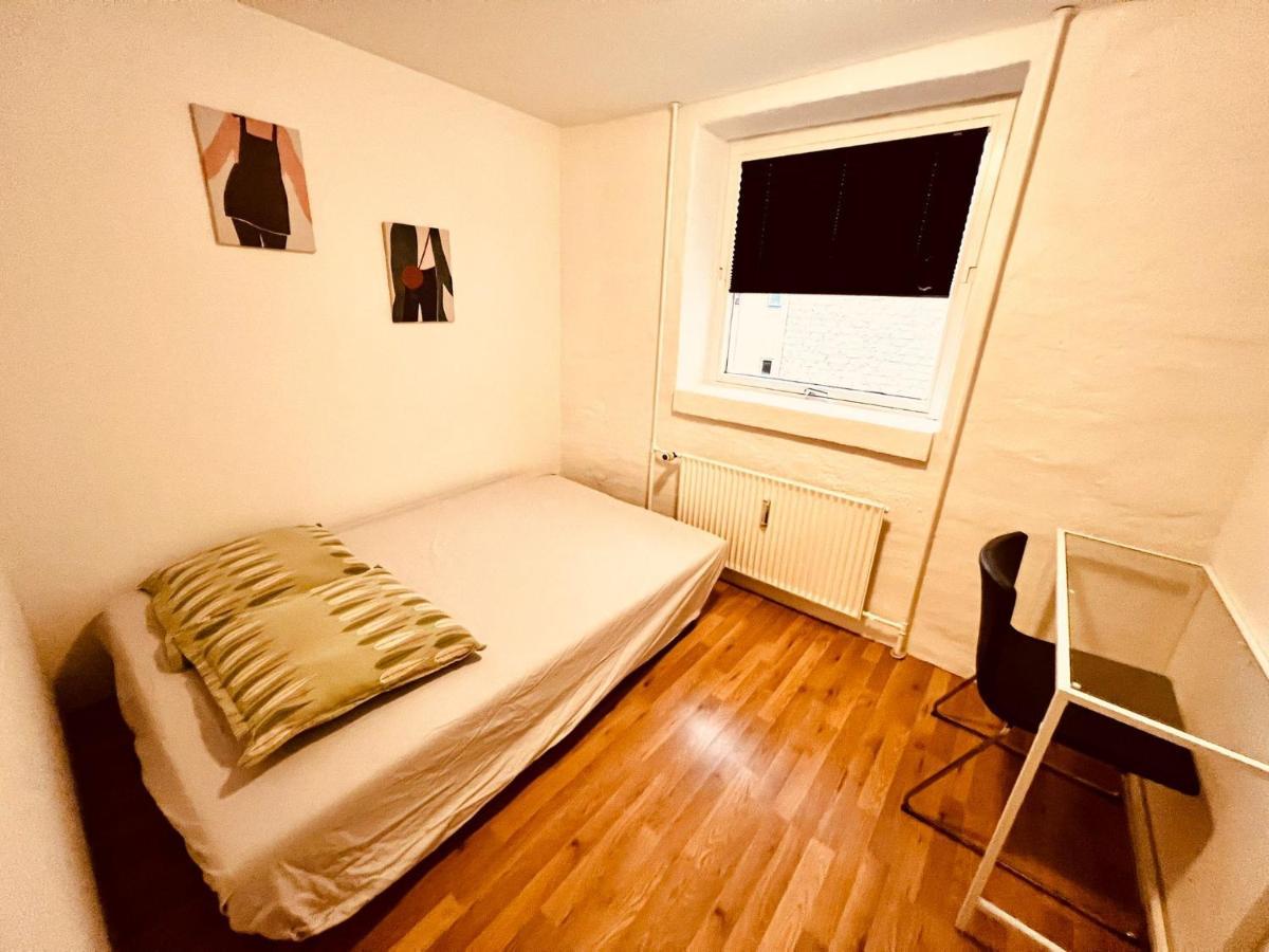 Apartment In The Heart Of Aalborg Esterno foto